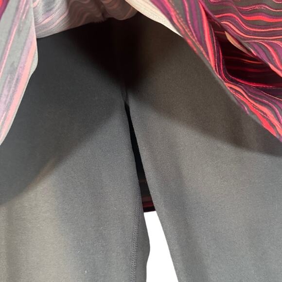 Athleta Painted Cuteness 2 in 1 Striped Skirted Capri Women Sz XS - Picture 7 of 12